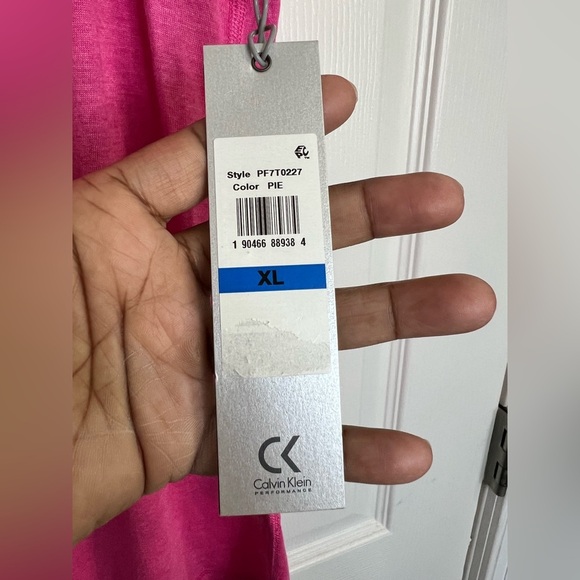 NWT Calvin Klein Women’s Pink short sleeved Tee - Size XL - Picture 2 of 7